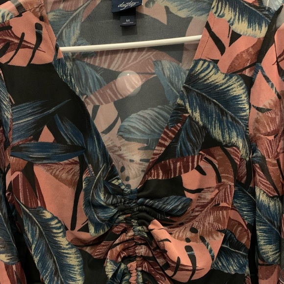 Daytrip  Floral Ruched Top - Picture 2 of 3